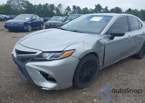 2020 Toyota Camry Se z USA, uszkodzony, nr VIN 4T1G11AK8LU944297